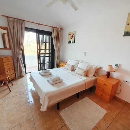 Apartment Hajnalka - Heated Pool And Partial Ocean Views San Miguel de Abona