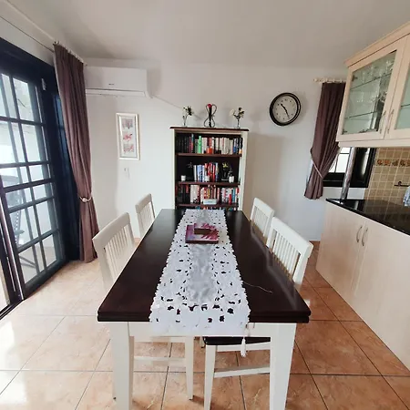 Hajnalka - Heated Pool And Partial Ocean Views San Miguel de Abona